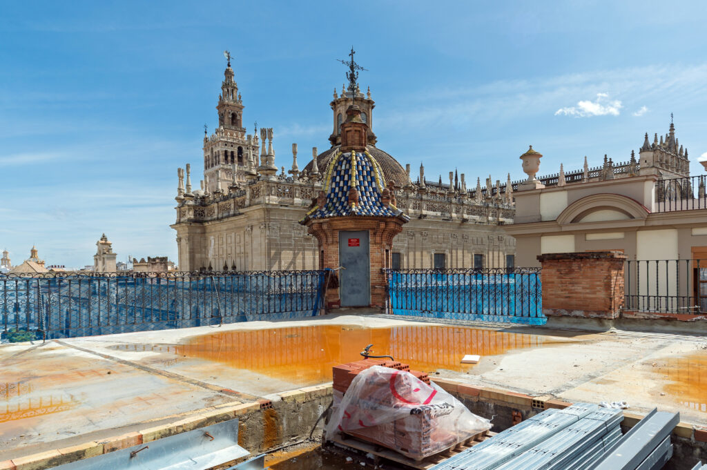 Retail&Co celebra la culminación de la estructura del Hotel en Avenida de la Constitución en el centro histórico de Sevilla
