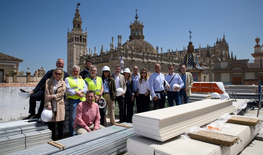 Hotel02 Retail&Co celebra la culminación de la estructura del Hotel en Avenida de la Constitución en el centro histórico de Sevilla